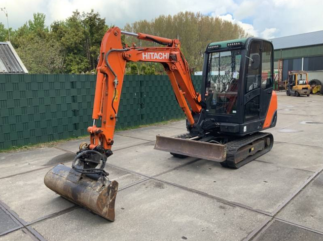 2011 / Mini pelle Hitachi Zaxis 27-3 CLR / 2,7 T – Image 2