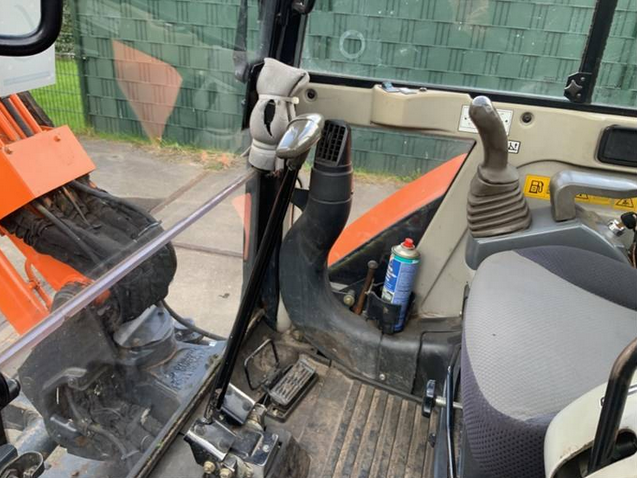 2011 / Mini pelle Hitachi Zaxis 27-3 CLR / 2,7 T – Image 13