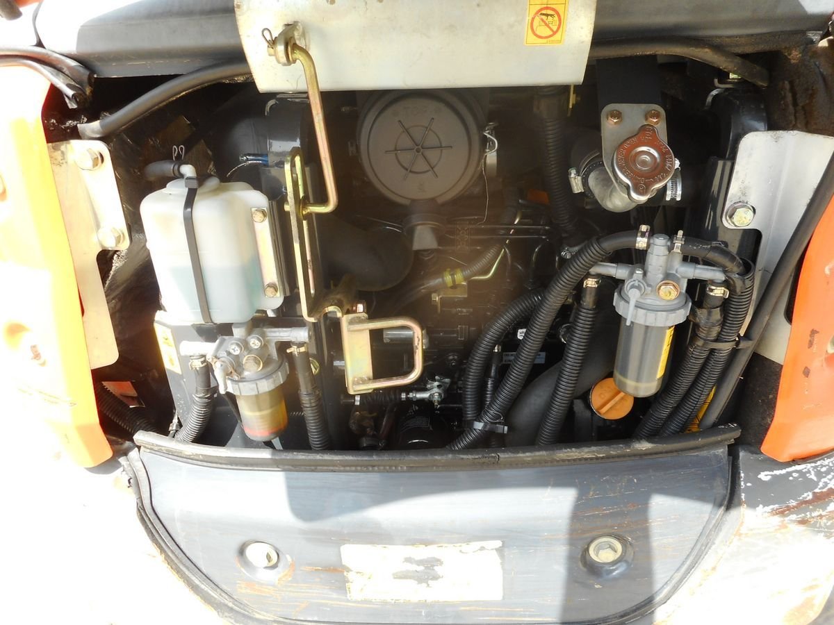 2011 / Mini Pelle Hitachi ZX18-3 / 1,9 T – Image 13