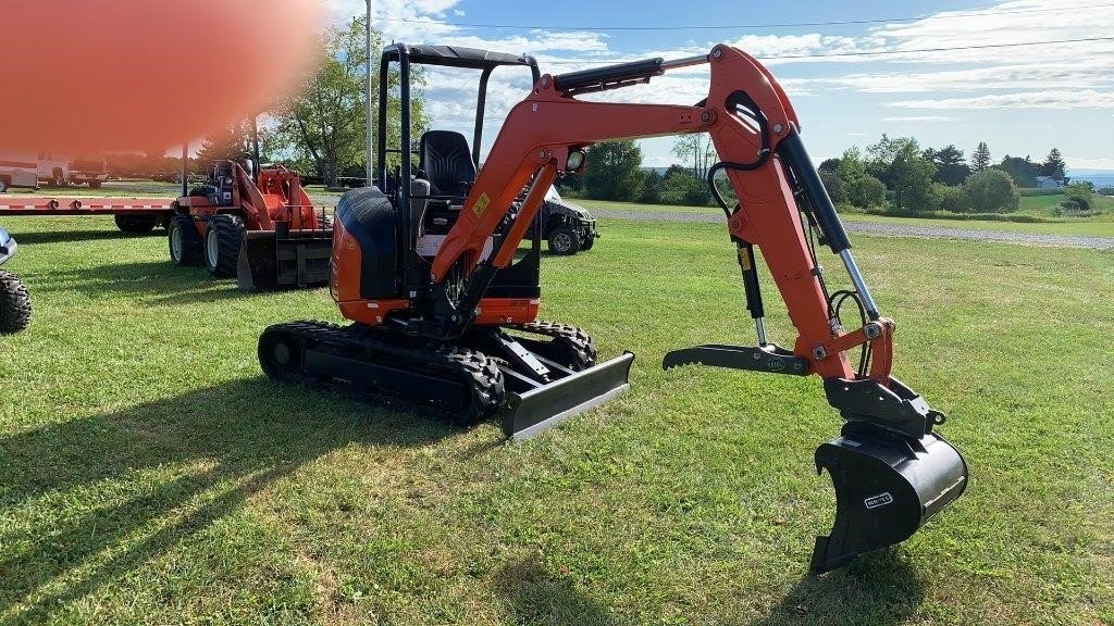 2017 / Mini pelle Kubota U27-4 / 2,5 T – Image 3