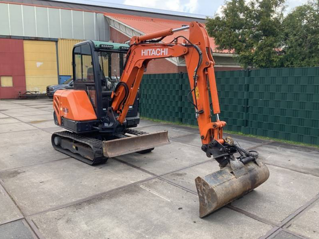 2011 / Mini pelle Hitachi Zaxis 27-3 CLR / 2,7 T – Image 3
