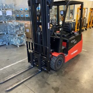 Chariots élevateur electrique charge 2000 Kg levée 4500 mm