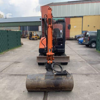 2011 / Mini pelle Hitachi Zaxis 27-3 CLR / 2,7 T
