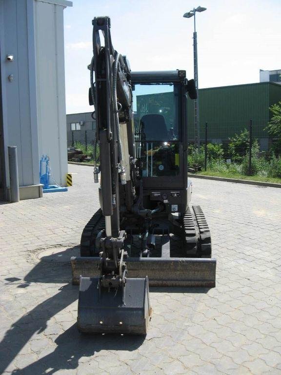 2017 / Mini pelle Volvo ECR 27D / 2,6 T