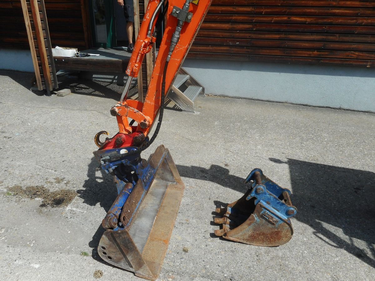 2011 / Mini Pelle Hitachi ZX18-3 / 1,9 T – Image 9