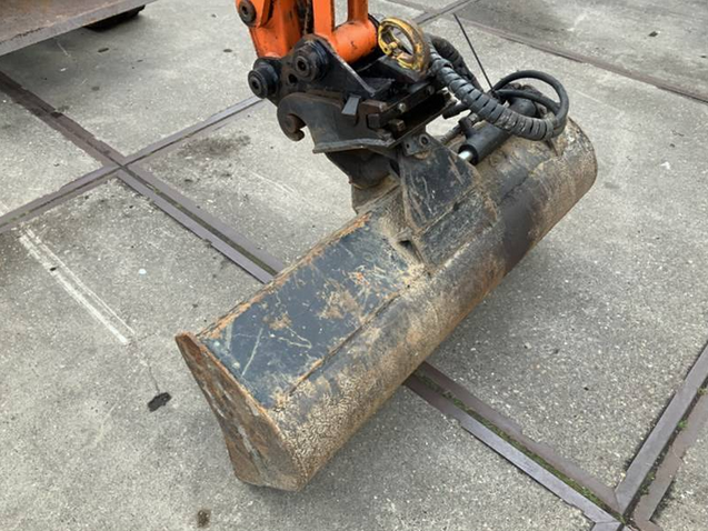 2011 / Mini pelle Hitachi Zaxis 27-3 CLR / 2,7 T – Image 9