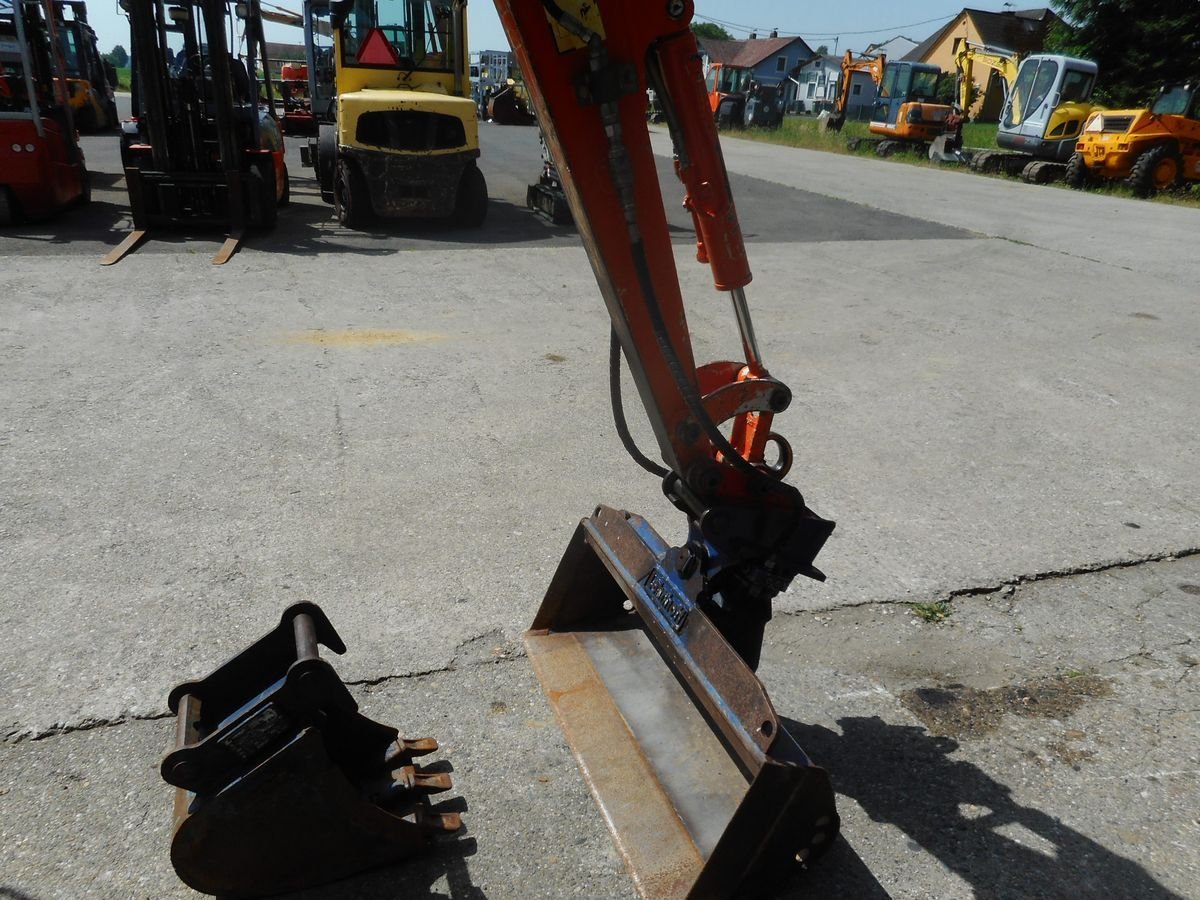 2011 / Mini Pelle Hitachi ZX18-3 / 1,9 T – Image 10